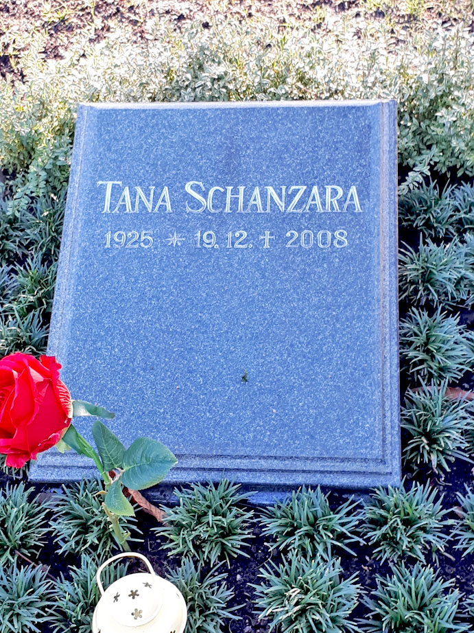 Das Grab von Tana Schanzara auf dem Hauptfriedhof Krefeld