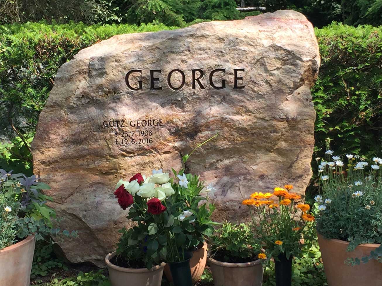 Der Grabstein von Götz George