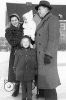 Zusammen mit Ehefrau Gertrud, Tochter Rita und Sohn Dieter (auf dem Arm)