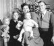 Weihnachten bei Familie Böttcher. Fritz mit Frau Gertrud und den Kindern Rita, Volker und Dieter (v.l.)